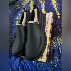 Men’s Skechers BRAND NEW